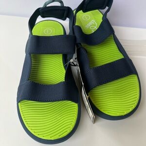 NEW Boys Size 1 Green and Navy Blue  Elastic Band Kids Sandals Ribbed Footbed